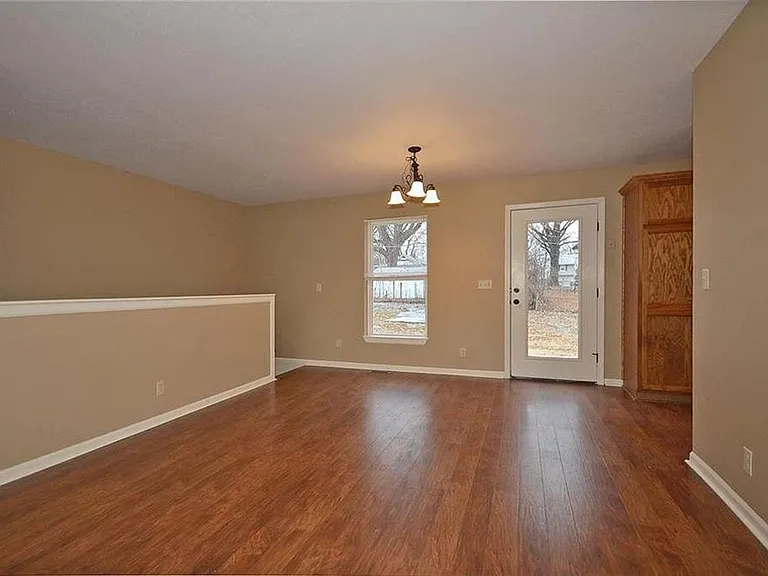 6130 NE Vivion Rd — Photo 6