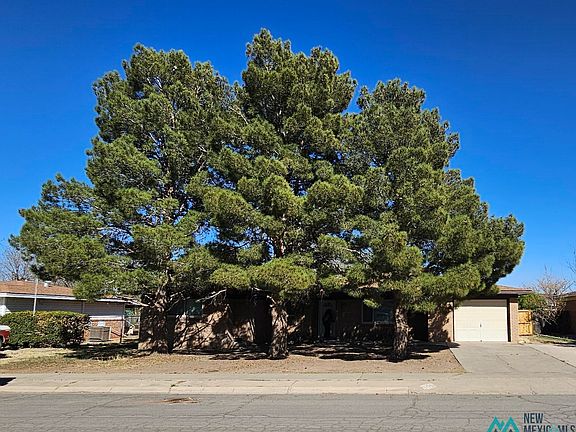 2nd image of 905 Avenida Manana