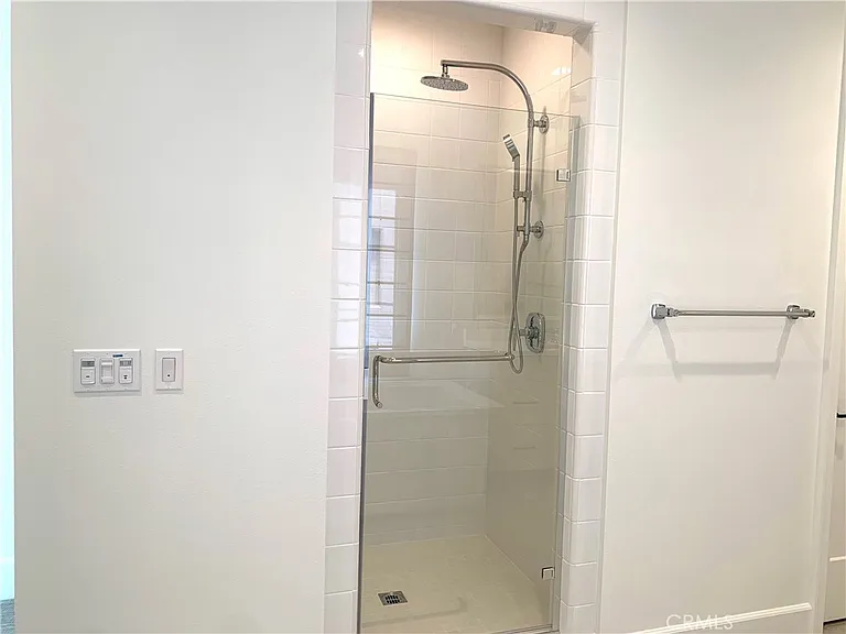 105 Sky Hts — Photo 35