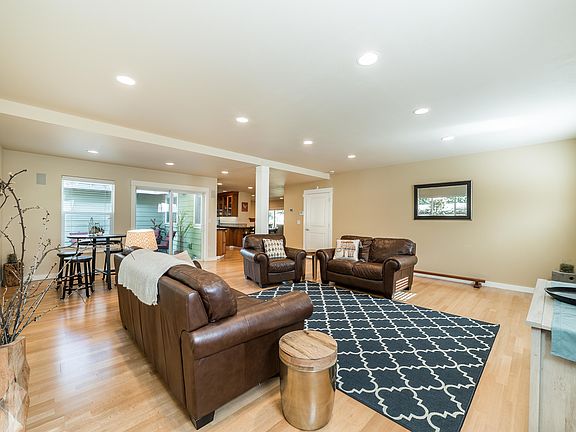 4th image of 18575 Lower Midhill Dr