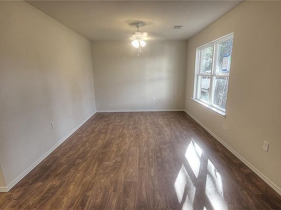 3rd image of 9207 Georgian Dr