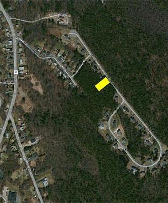 1st image of 9 Belair Dr