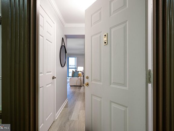 2nd image of 2121 Jamieson Ave Unit 2006