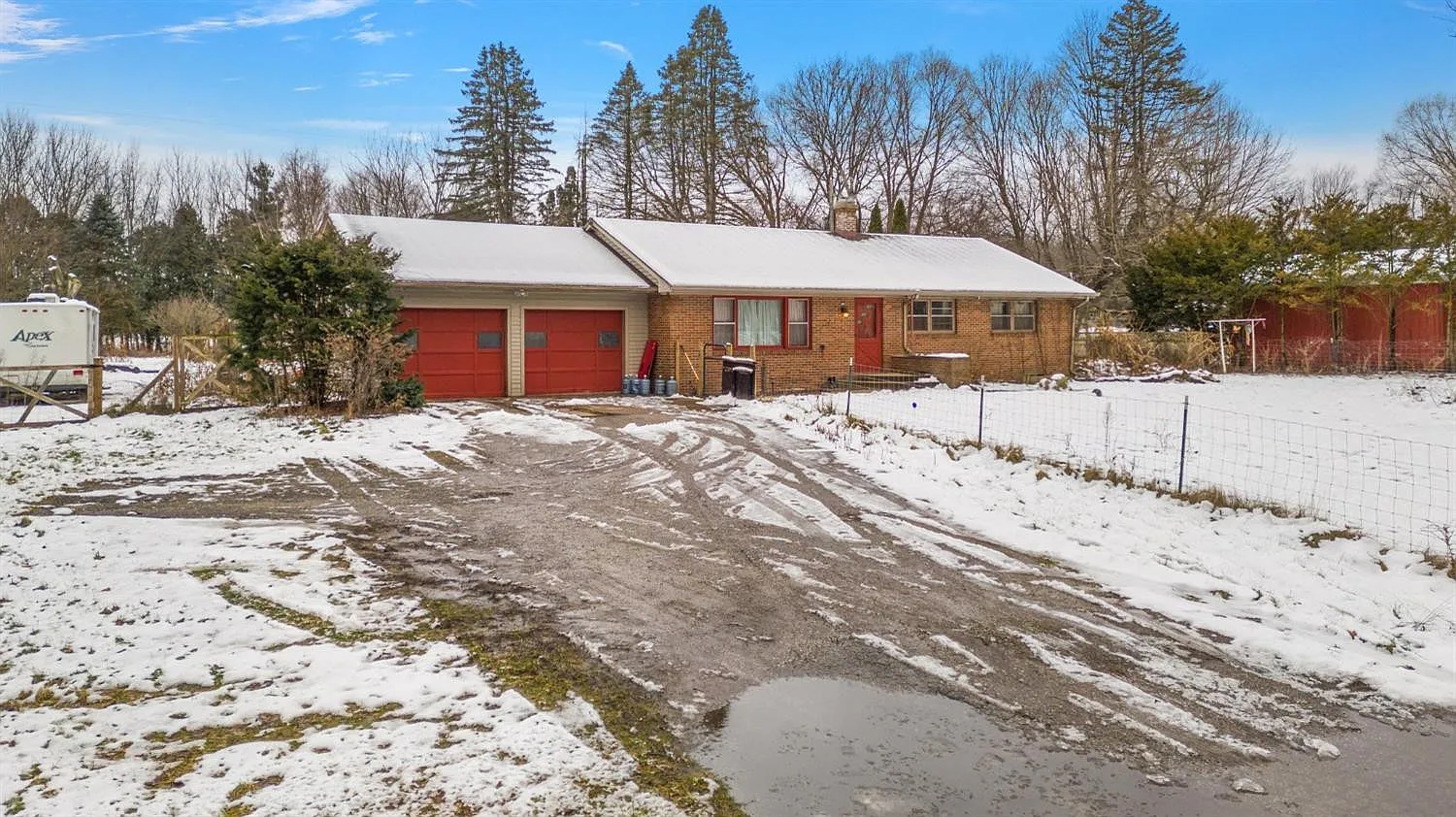 4754 W 150 N photo 1