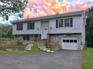 18 Rustic Rd, Highland Lakes, NJ 07422