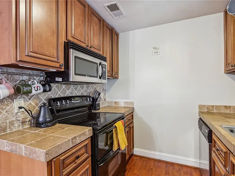 102 Holcomb Ferry Rd — Photo 12