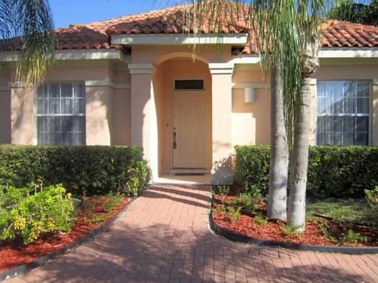 133 E Yucca Ave — Photo 2