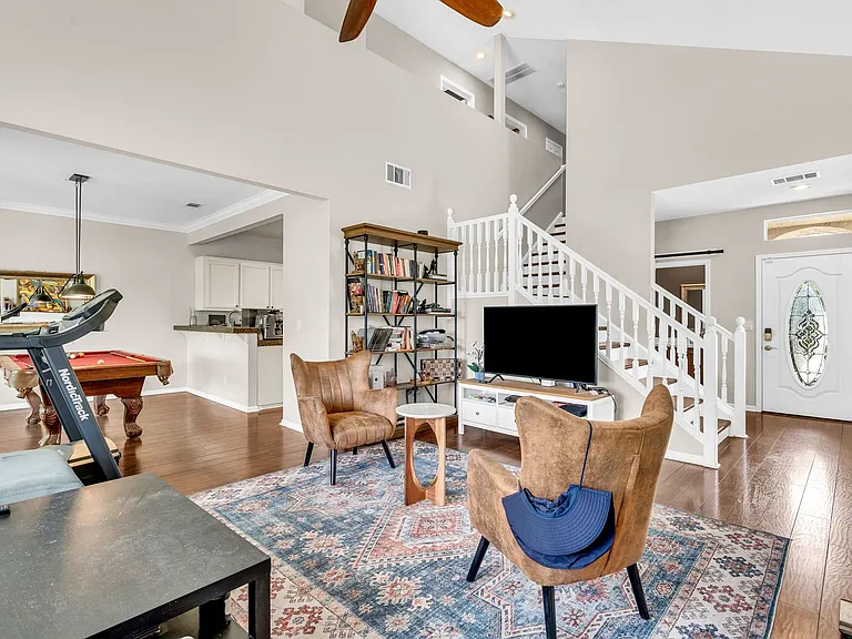 2451 Cherry Hills Dr — Photo 9