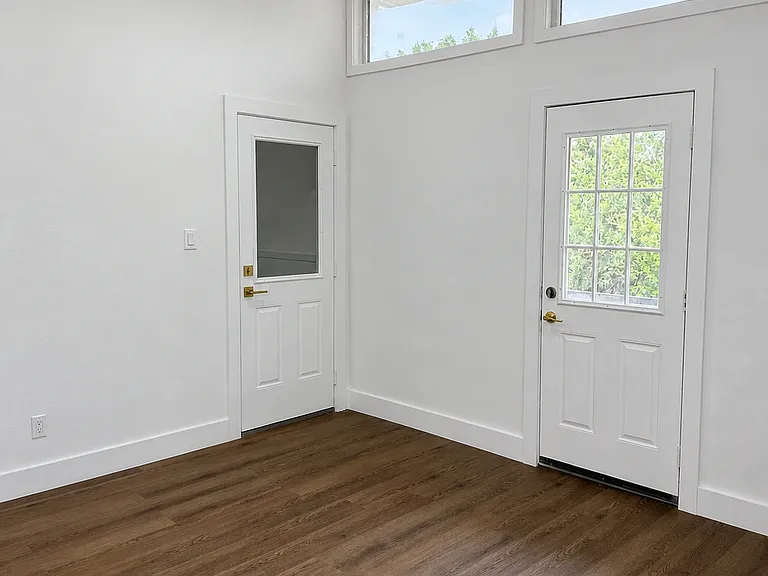 2712 Oakcliff St #3 — Photo 1