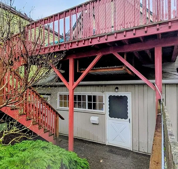 518 E Magnolia St — Photo 4