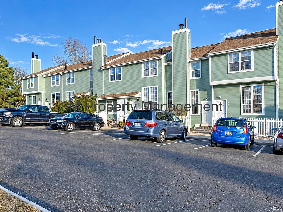 8199 Welby Rd #907