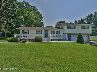 3143 Lower Demunds Rd, Dallas, PA 18612