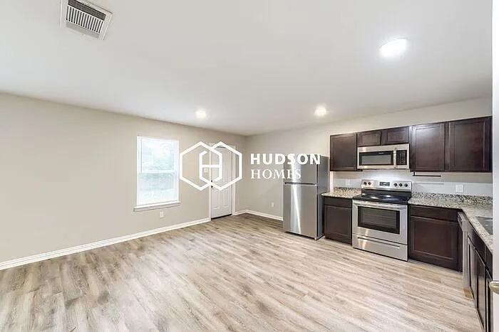 9943 Valley Wind Dr — Photo 4