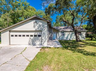 105 Timber Ln, Baytown, TX 77520