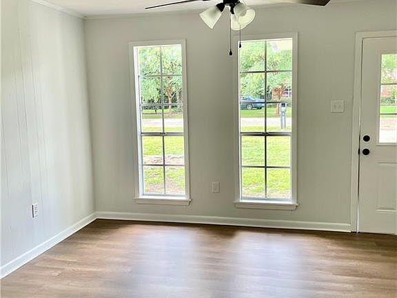 5th image of 709 N Deanna Dr