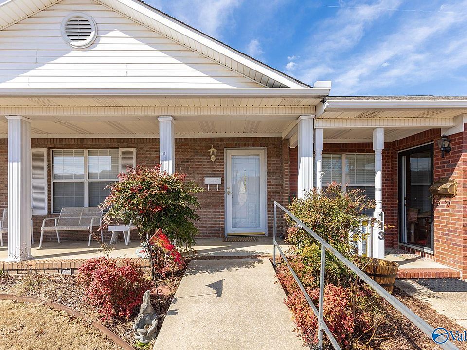 1st image of 111 Sycamore Pl