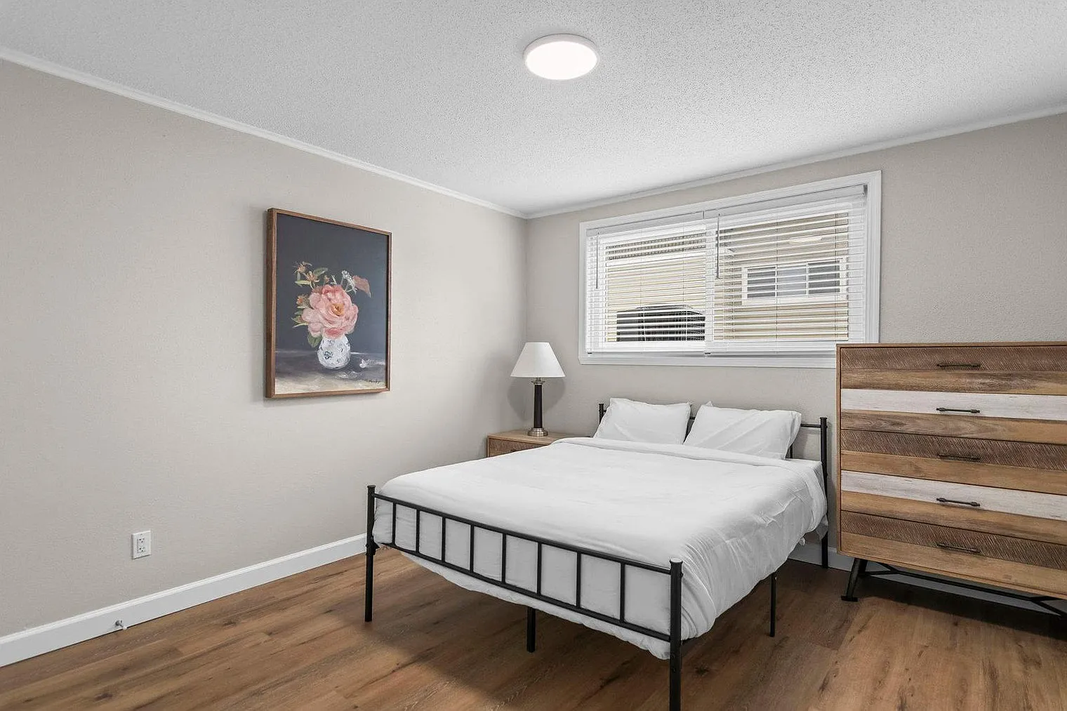 2 bed, 1.0 bath, 990 sqft, $2,289 — Photo 4