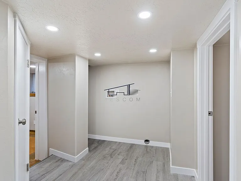 3480 Ogden Ave — Photo 22