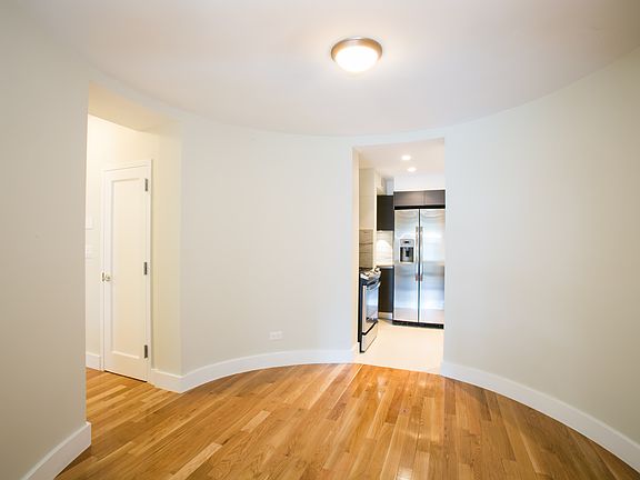 3rd image of 20 Park Ave APT 7A
