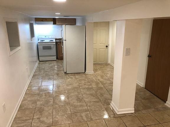 3rd image of 1929 N Karlov Ave #Basement