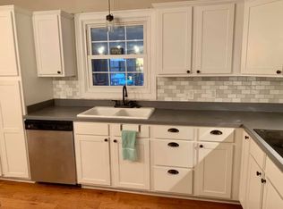 1606 Riverside Dr, Beaufort, SC 29902