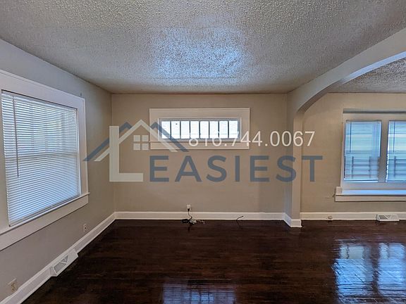 3rd image of 5912 Wabash Ave