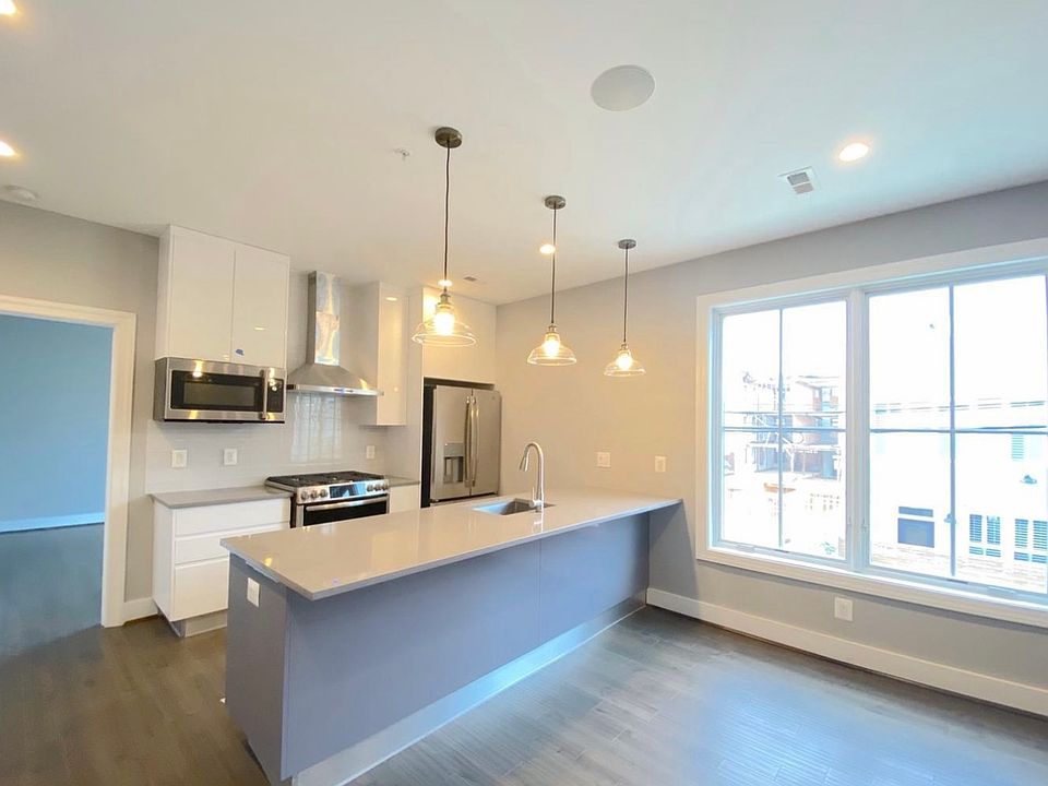 1st image of 625 Park Rd NW APT 207
