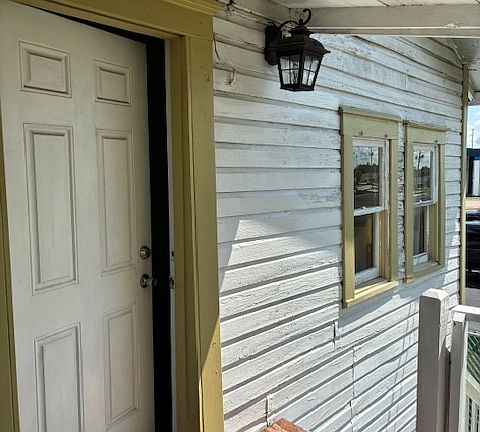 4th image of 118 Bluefield Ave #1/2