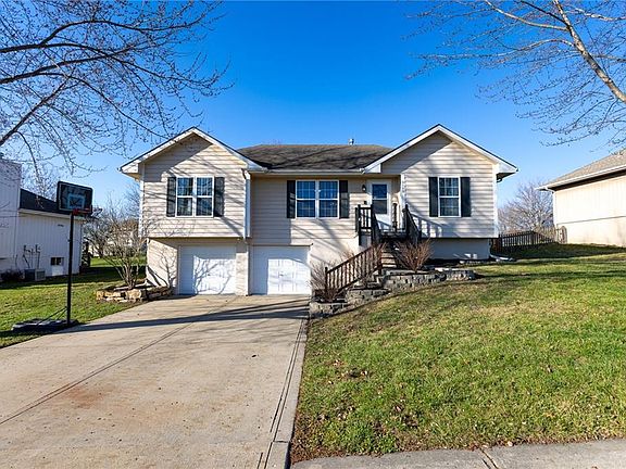 2nd image of 2118 Glenside Rd