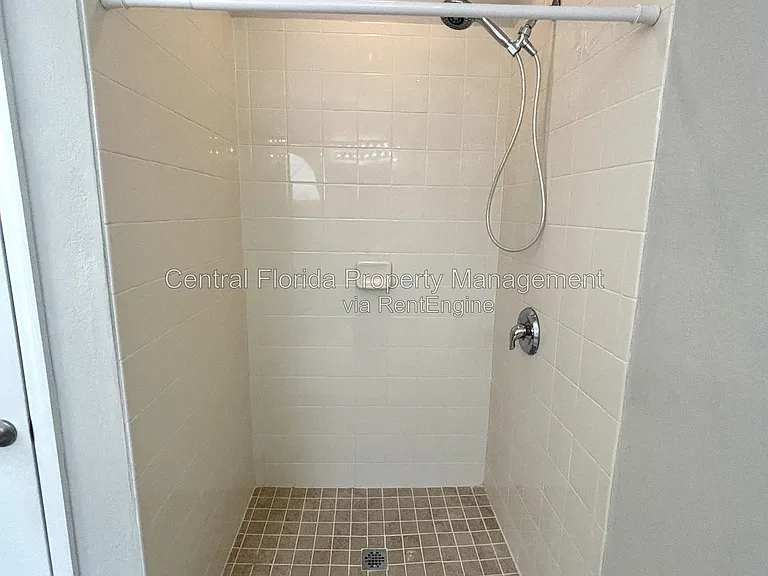 13220 Fountainbleau Dr — Photo 10