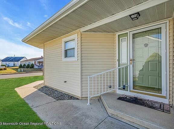 3rd image of 21 Stockport Drive