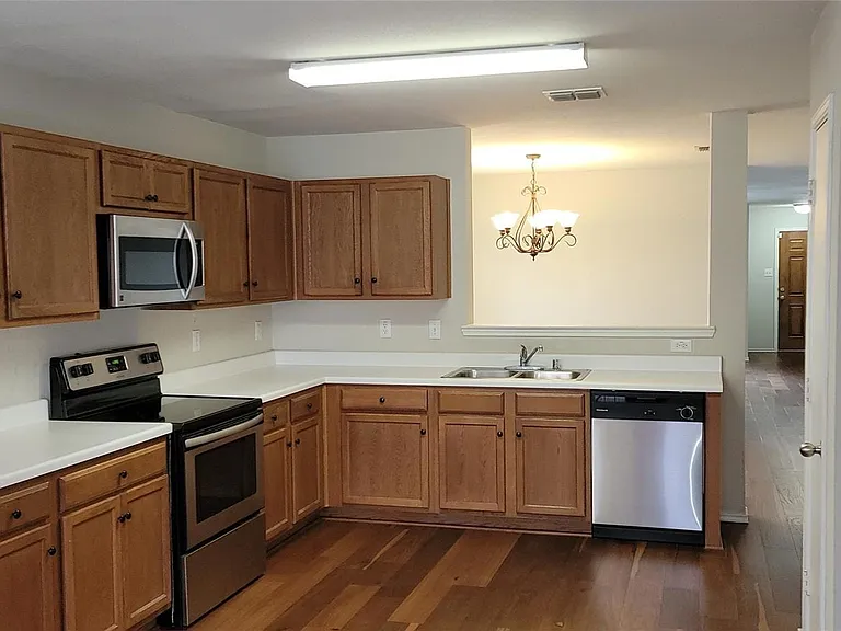 13371 Hursey Dr — Photo 3