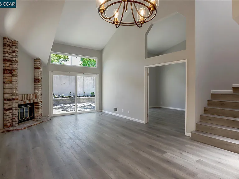 1539 Trimingham Dr — Photo 13