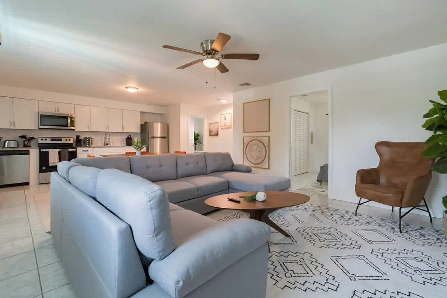 2 bed, 1.0 bath, 796 sqft, $2,725 — Photo 4