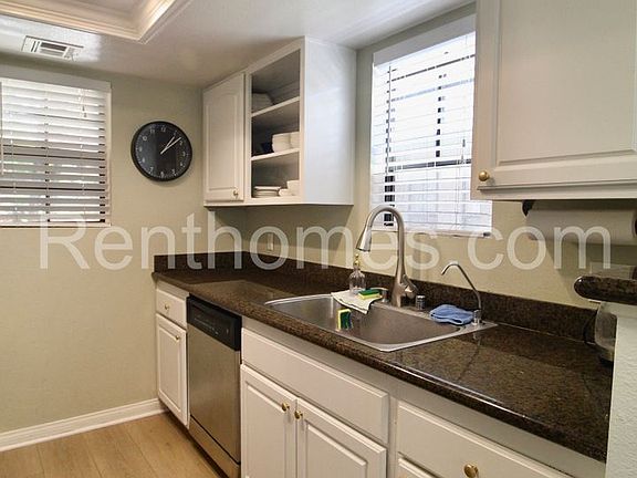 5th image of 12051 Alta Carmel Ct Unit 199