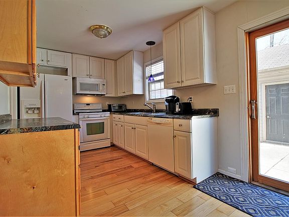 5th image of 8798 Saint James Pl