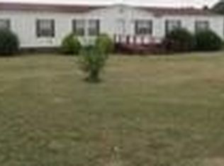240 Corner Oak Ln, Saint Pauls, NC 28384