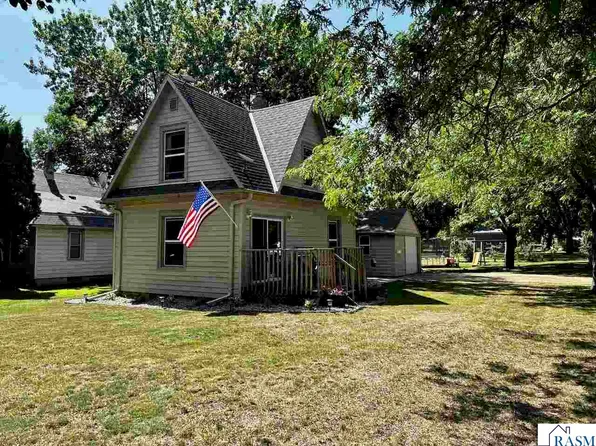 102 College Ave, Saint Peter, MN 56082