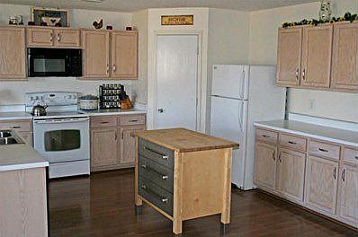 5th image of 2733 Peach Dr