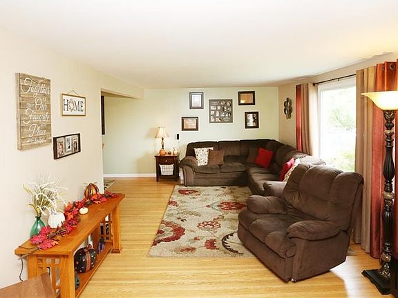 4th image of 315 Joseph Dr