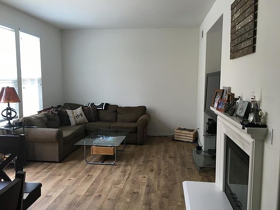 Livingroom with upgraded floors