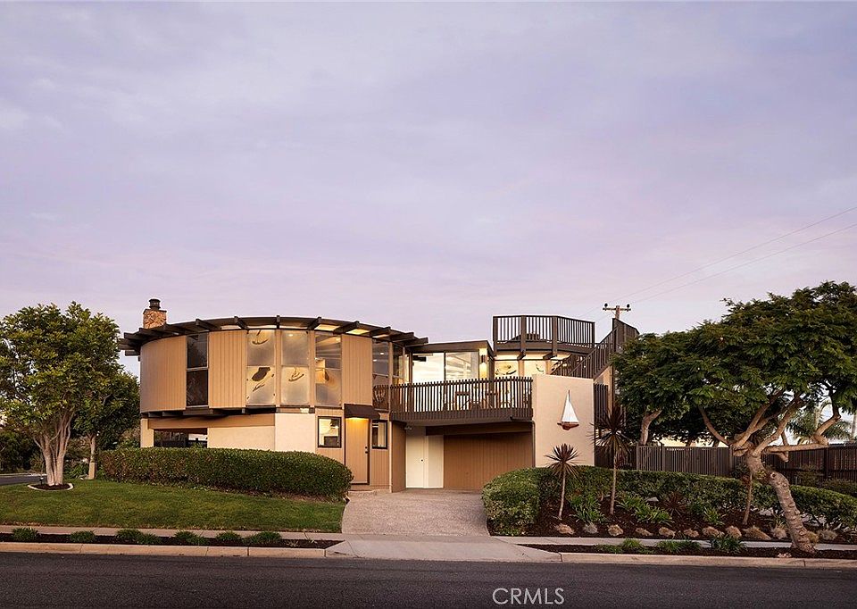 1st image of 1600 Catalina Ave