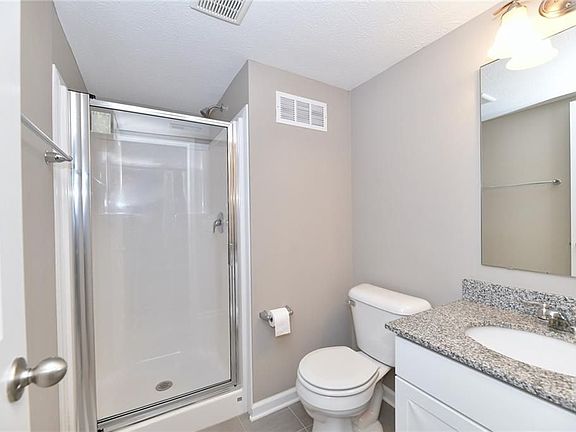 4th image of 9406 Oakley Dr