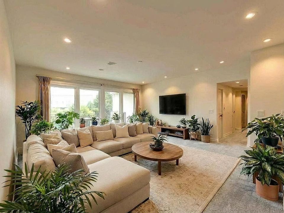 1st image of 1020 Granville Ave APT 306