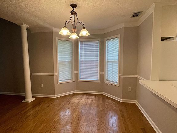4th image of 555 Georgia Ave S