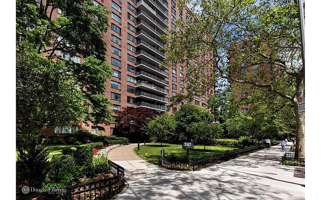 Rented by Douglas Elliman | media 17