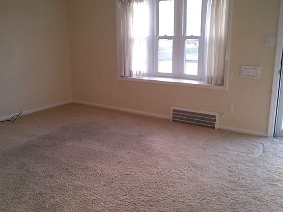 2nd image of 1397 Parkview Dr