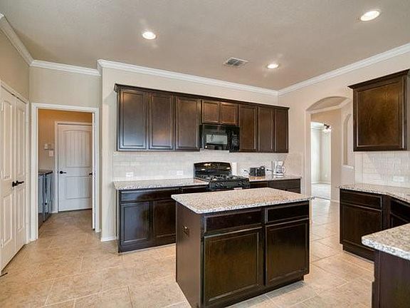 5th image of 382 Coral Vine Ln