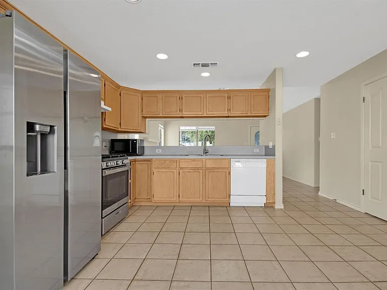2016 Castle Gate Cir — Photo 8