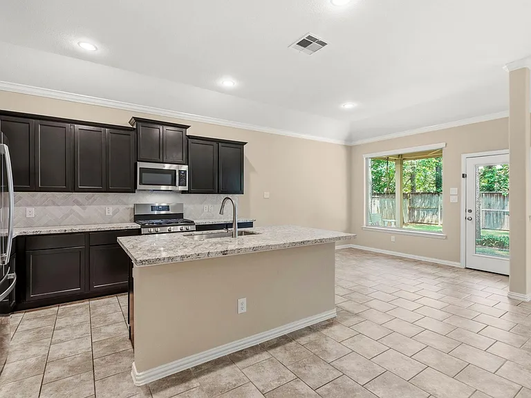 34 Sawbridge Cir — Photo 12